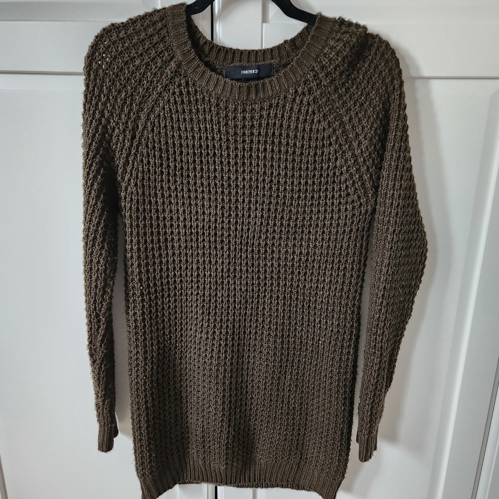 FOREVER 21, Dark green kaki cable knit sweater Size M